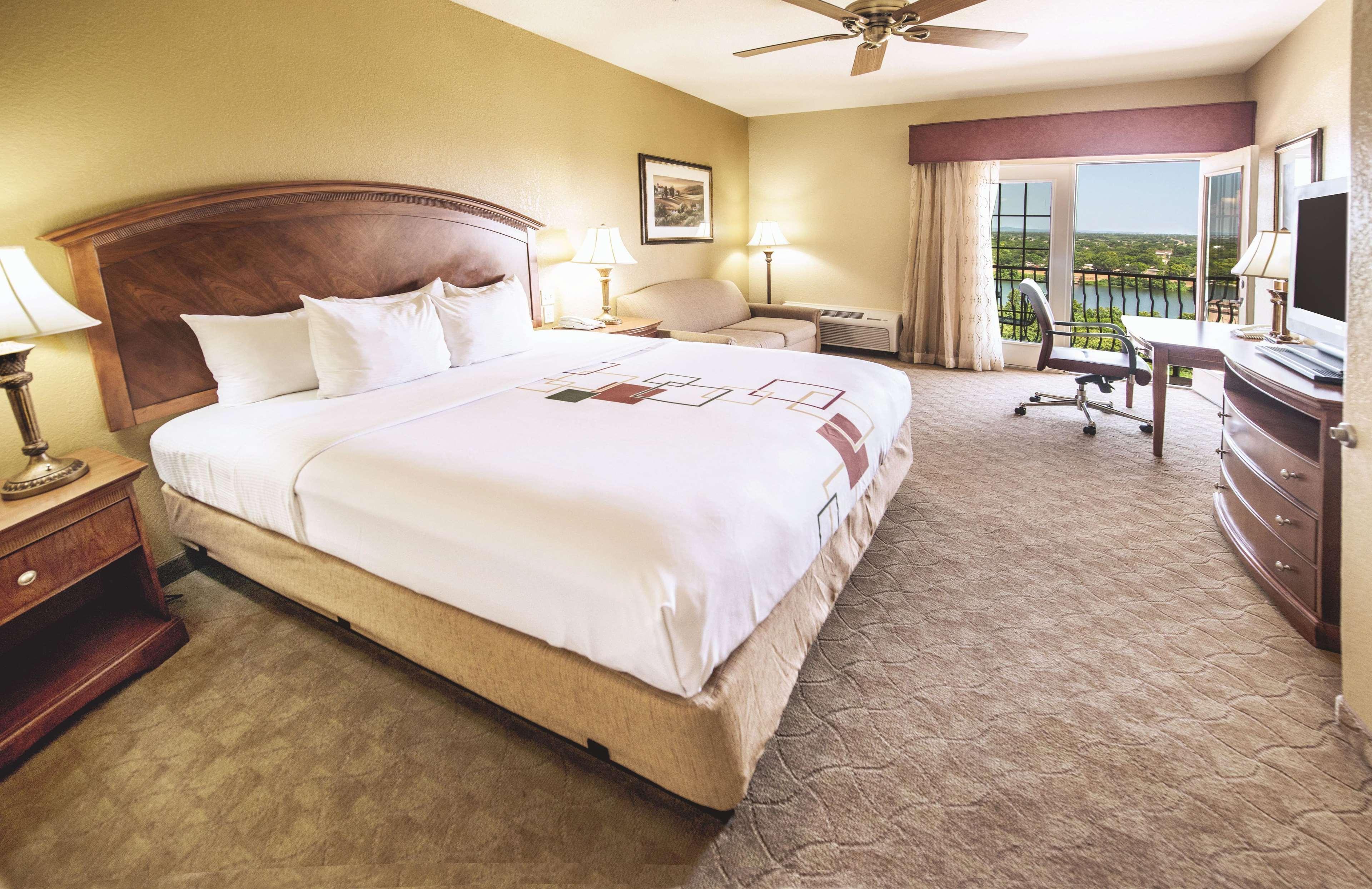 La Quinta By Wyndham Marble Falls Extérieur photo