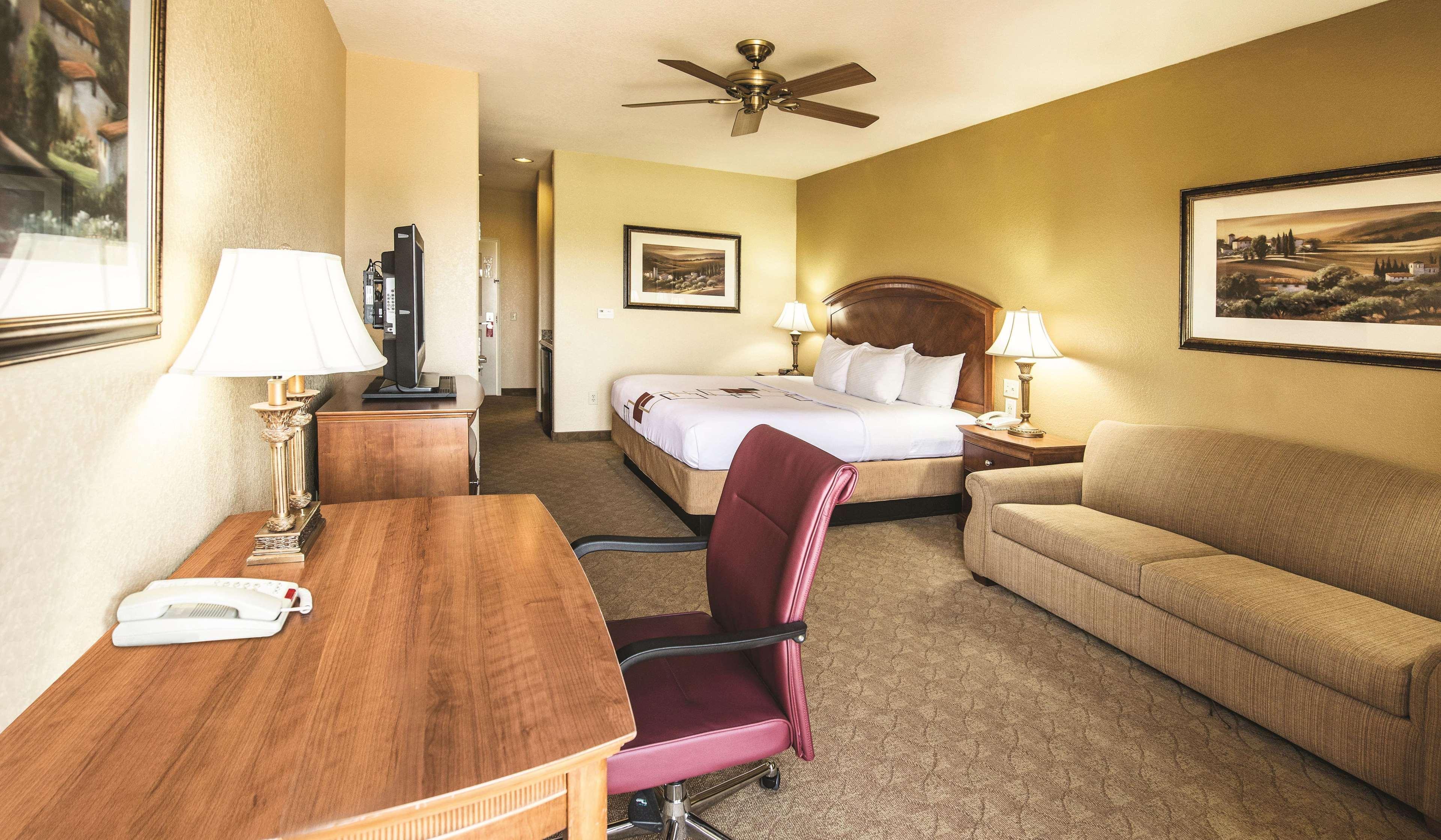 La Quinta By Wyndham Marble Falls Extérieur photo