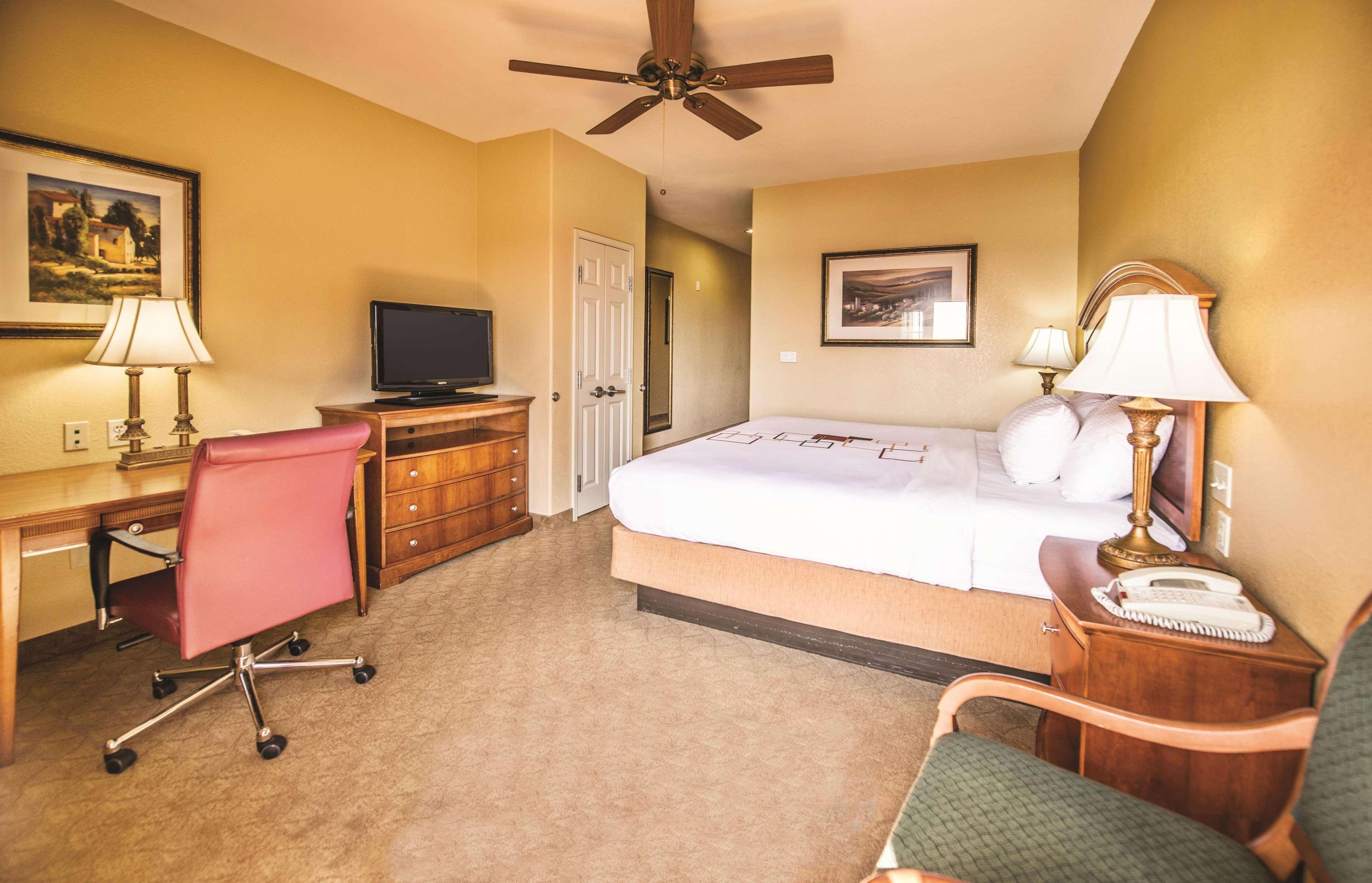 La Quinta By Wyndham Marble Falls Extérieur photo