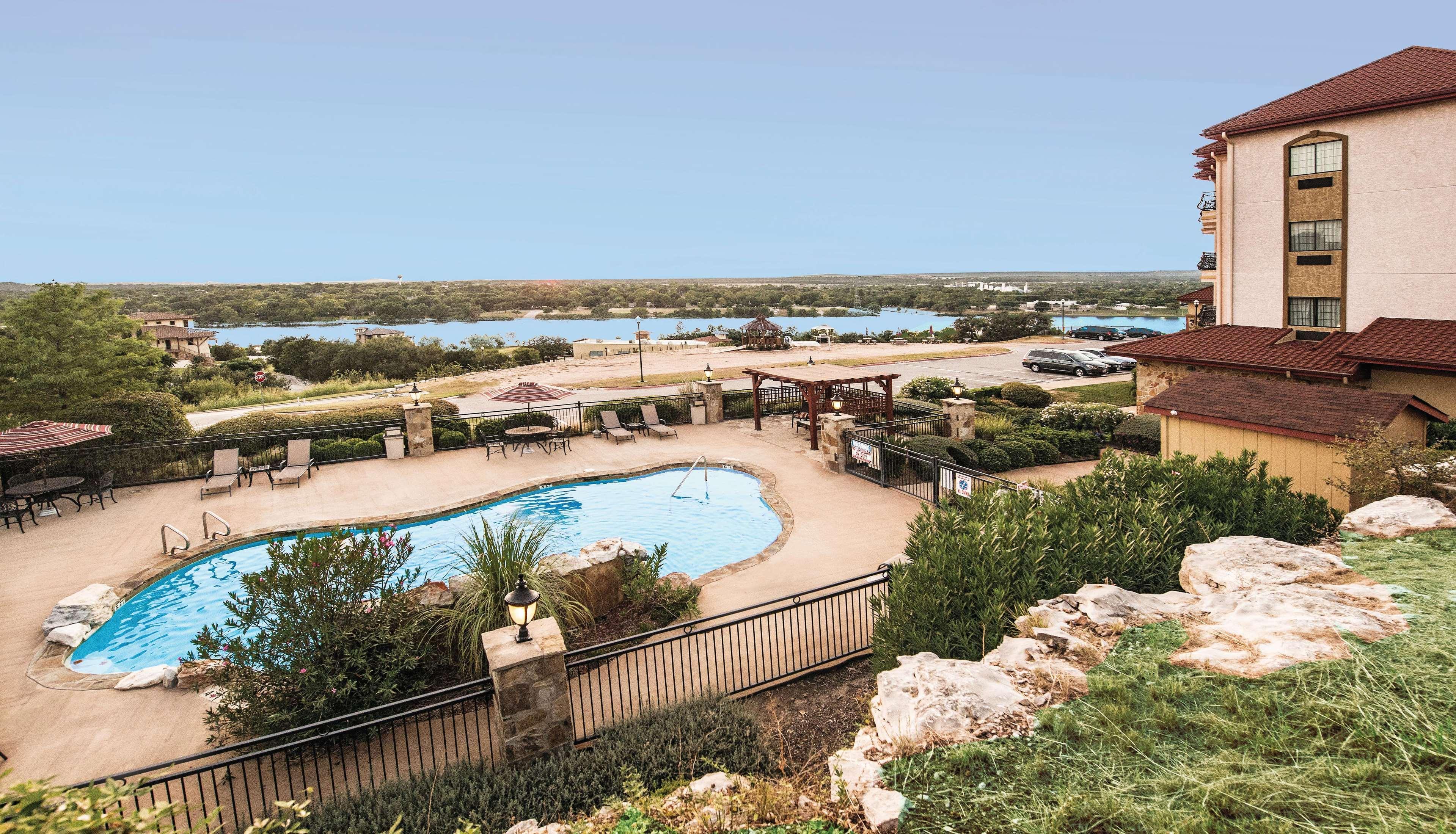 La Quinta By Wyndham Marble Falls Extérieur photo